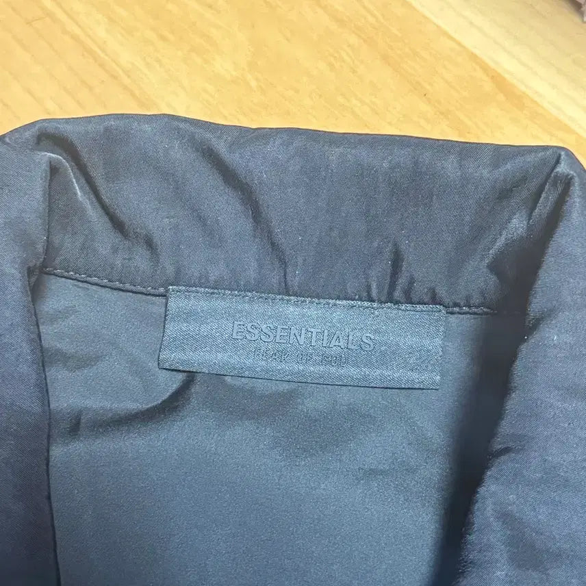 [BUNJANG] Fear of God ESSENTIALS Textured Nylon Trucker Jacket Black M / [M] 피어오브갓 에센셜 텍스쳐드 나일론 트러커 자켓 블랙 - 24FW