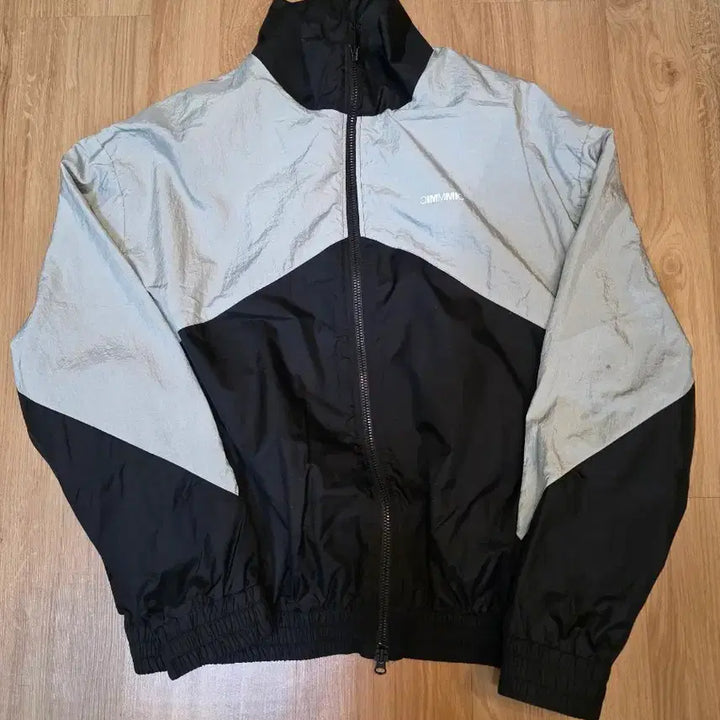 [BUNJANG] MMIC Windbreaker (Size 100) / MMIC 바람막이 (100)