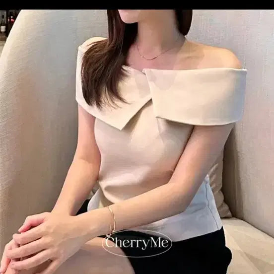 [BUNJANG] Organza Off-Shoulder Blouse Beige / 오프숄더 블라우스 베이지