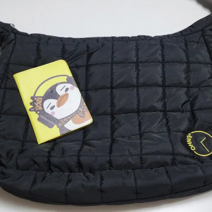 [BUNJANG] 2PM Junho Concert Quilting Bag and Passport Case Bundle Set / 2pm 준호 콘서트 MD 가방 여권케이스 일괄