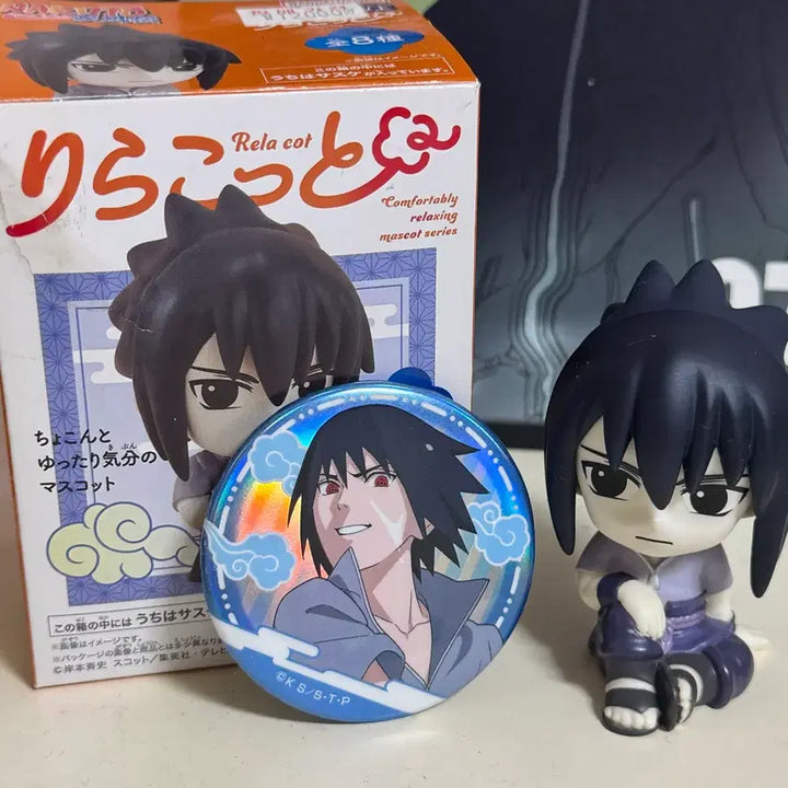 [BUNJANG] Naruto Sasuke Figure &amp; Badge Bundle / 나루토 사스케 피규어 뱃지