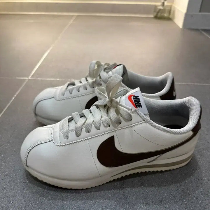 [BUNJANG] Nike Cortez White Brown Sneakers / 나이키 코르테즈 흰갈 흰색 브라운 운동화