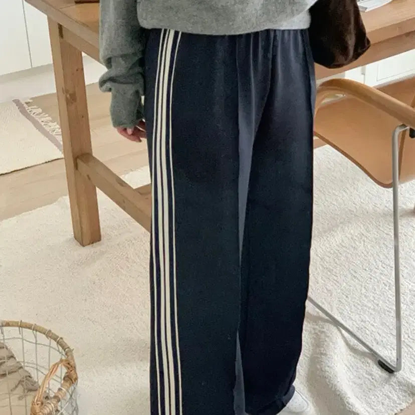 [BUNJANG] Folien Line Track Pants / 꼰미고 라인 트랙팬츠