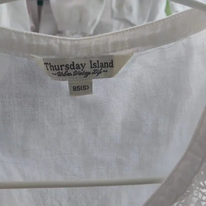 [BUNJANG] Thursday Island Lace Shirt Small / 써스데이아일랜드 레이스 셔츠
