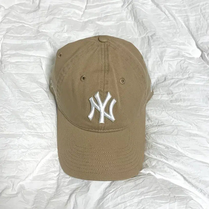 [BUNJANG] MLB New York Yankees Basic Unstructured Ball Cap Camel / MLB 뉴욕 양키스 베이직 언스트럭쳐 볼캡 카멜