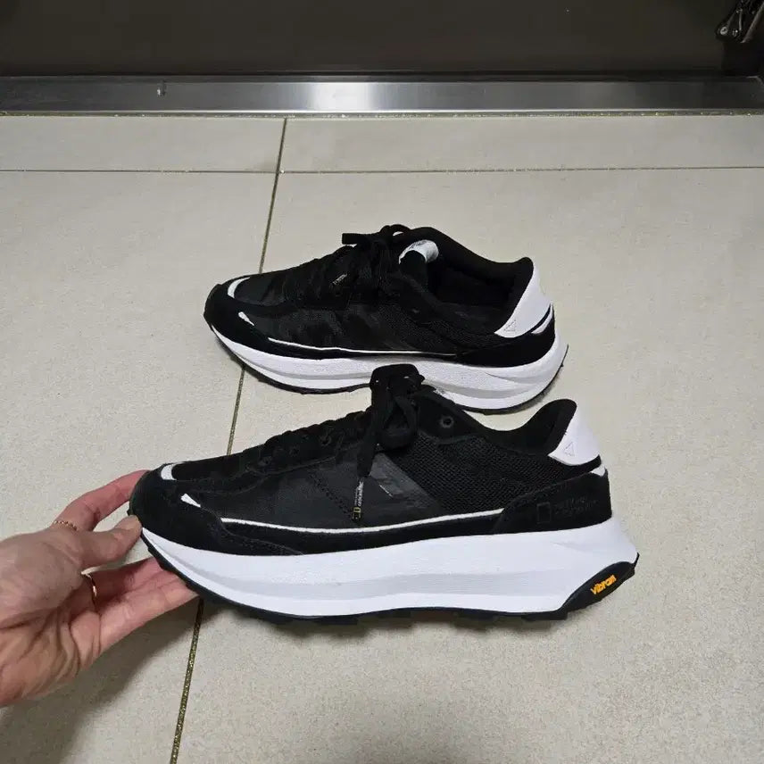 [BUNJANG] National Geographic Vibram Sole Sneakers Size 240 / [240] 내셔널지오그래픽  비브람 운동화