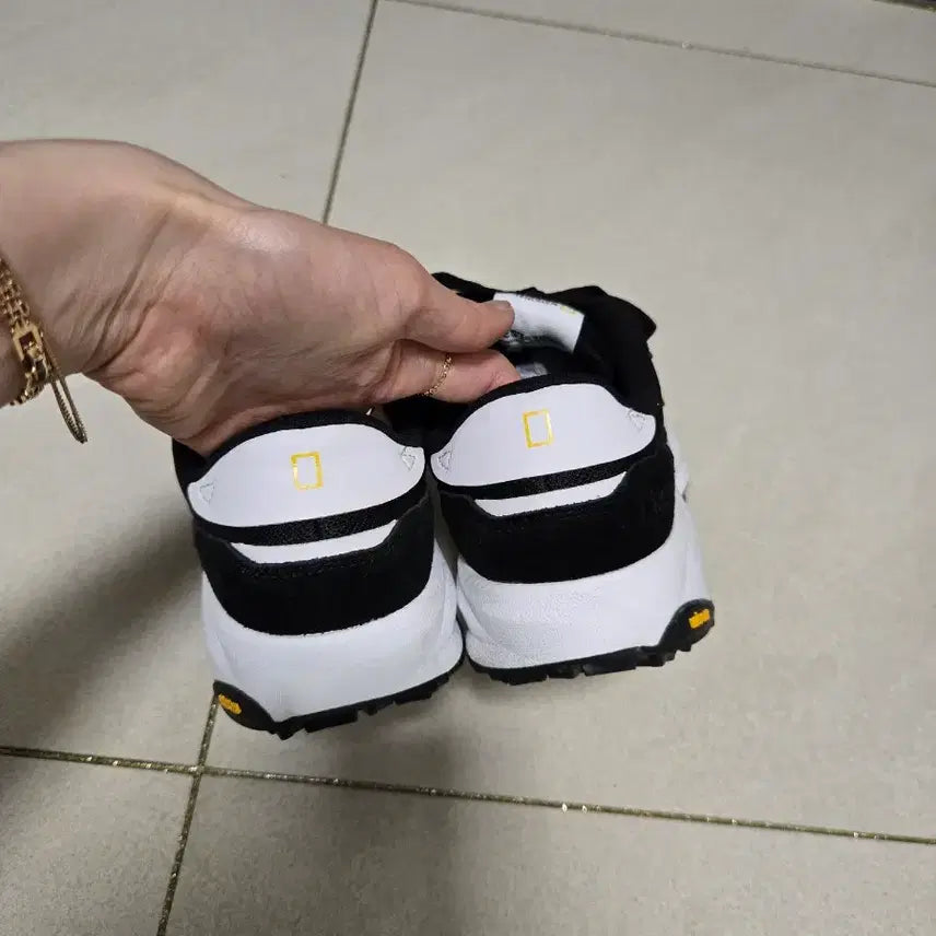 [BUNJANG] National Geographic Vibram Sole Sneakers Size 240 / [240] 내셔널지오그래픽  비브람 운동화