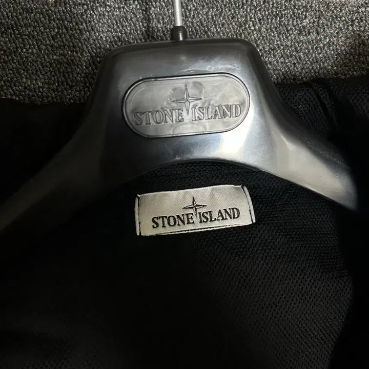 [BUNJANG] Stone Island Black Windbreaker Jacket / 스톤아일랜드 블랙 바람막이