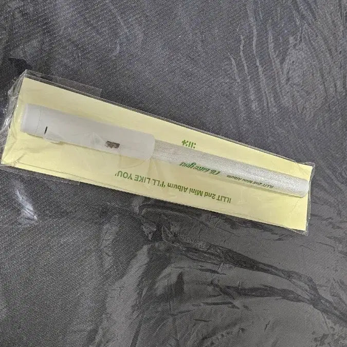 [BUNJANG] ILLIT Mini Lightstick (Sealed) / 아일릿 미니 응원봉 미개봉