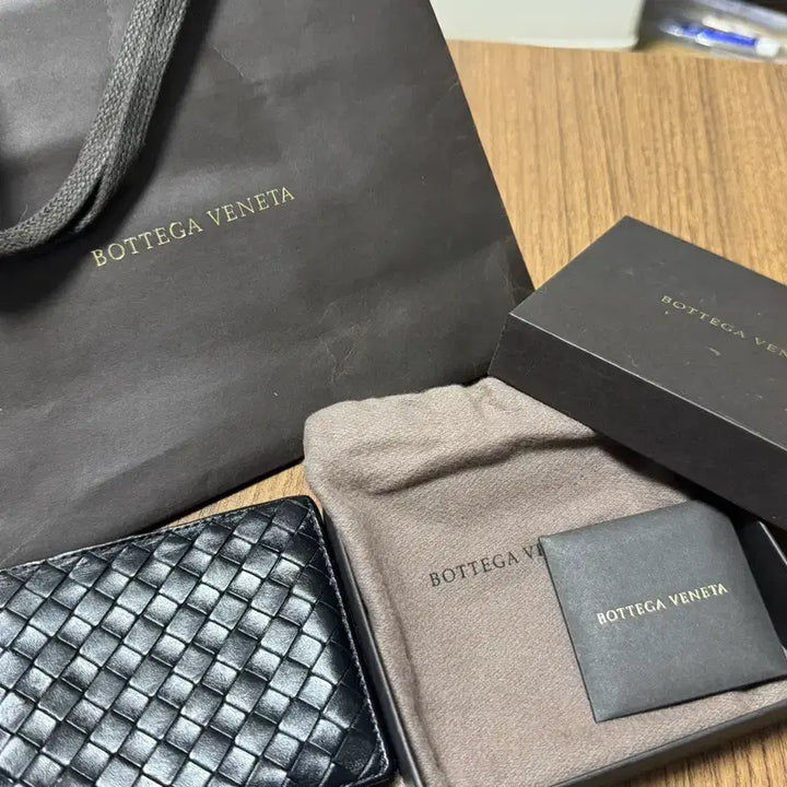 [BUNJANG] Bottega Veneta Bi-fold Wallet Full Box / 보테가베네테가 반지갑 풀박