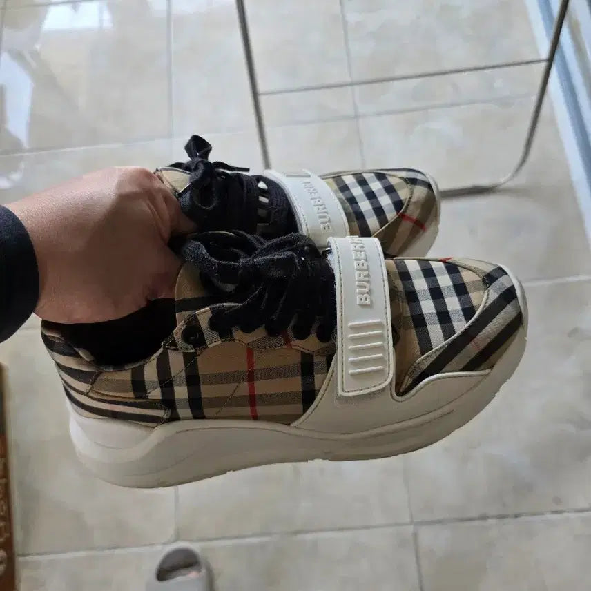 [BUNJANG] Burberry Check Sneakers / 버버리 체크 스니커즈 운동화