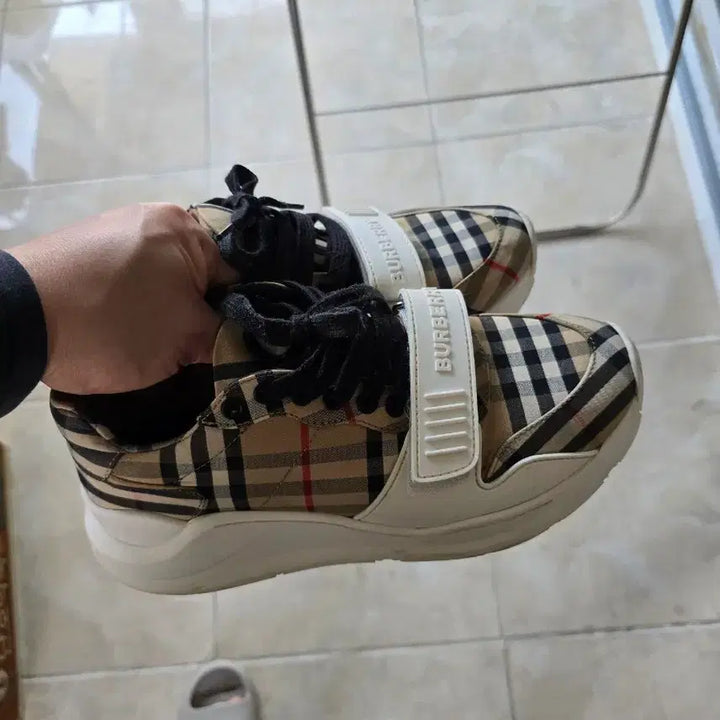 [BUNJANG] Burberry Check Sneakers / 버버리 체크 스니커즈 운동화