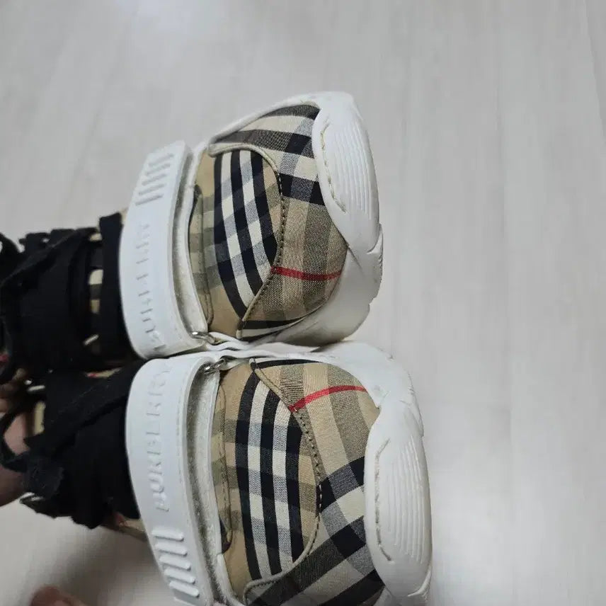 [BUNJANG] Burberry Check Sneakers / 버버리 체크 스니커즈 운동화