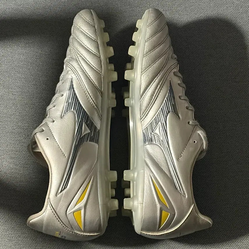 [BUNJANG] Mizuno Morelia Neo IV AG Cleats (260mm) / 미즈노 모렐리아 네오4 ag 260