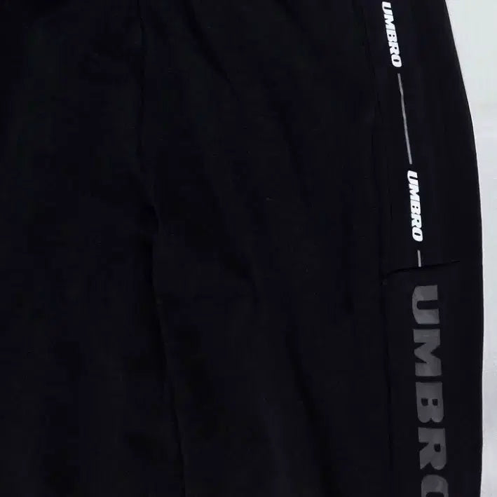 [BUNJANG] Umbro Black Training Pants (Size 26-27) / 엄브로(사이즈26-27)블랙 트레이닝 팬츠