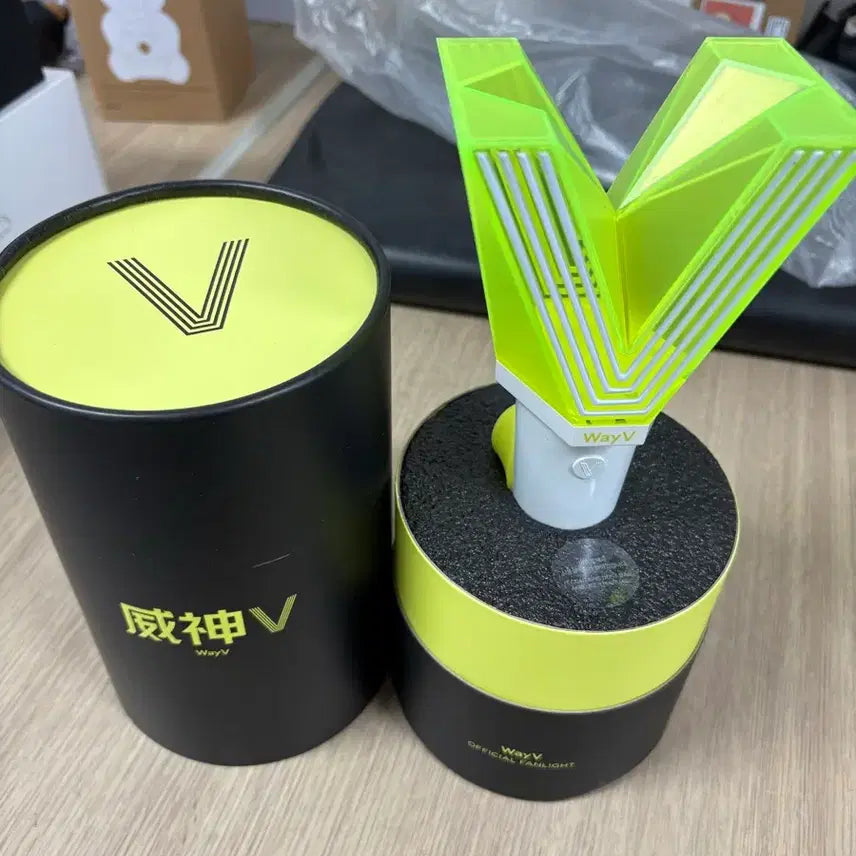 [BUNJANG] WayV Official Light Stick Way Sealed / WayV 공식 응원봉 Way 미개봉