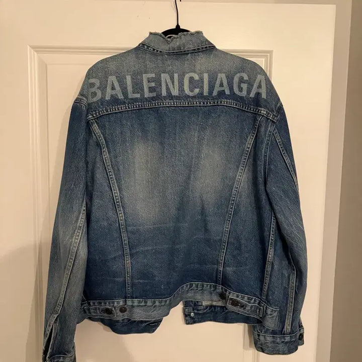 [BUNJANG] Balenciaga Logo Denim Jacket / 발렌시아가 로고 데님 자켓 34