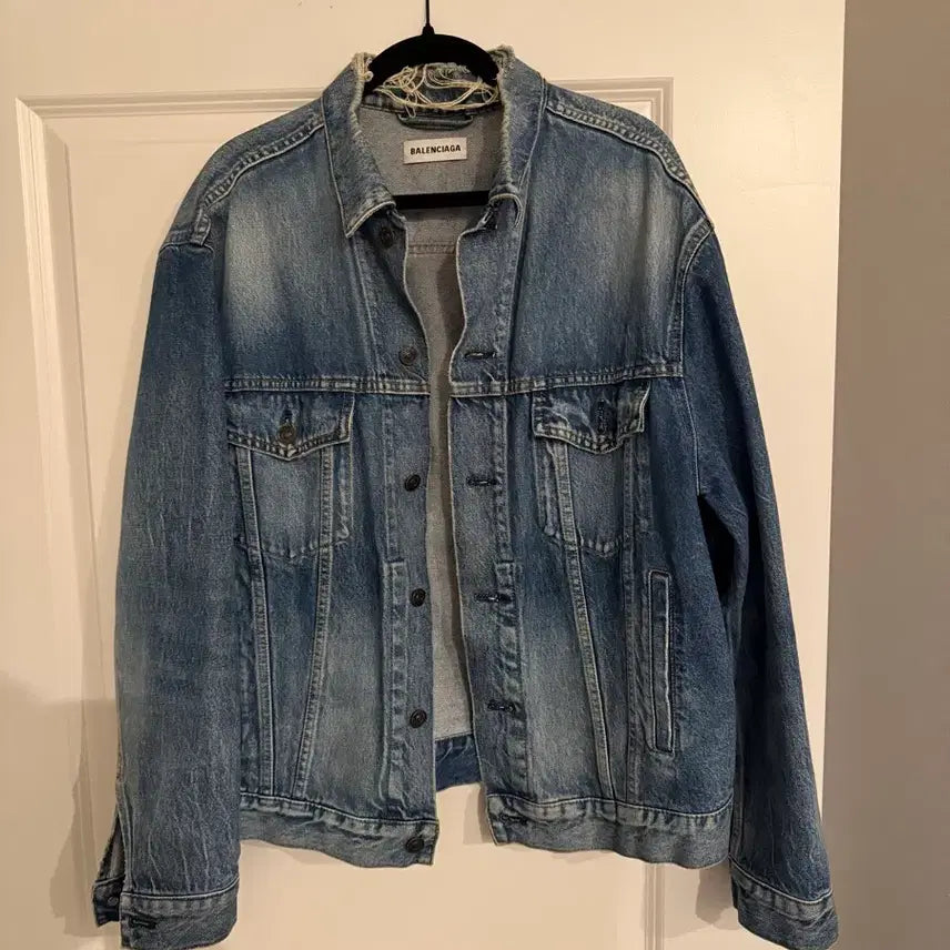 [BUNJANG] Balenciaga Logo Denim Jacket / 발렌시아가 로고 데님 자켓 34