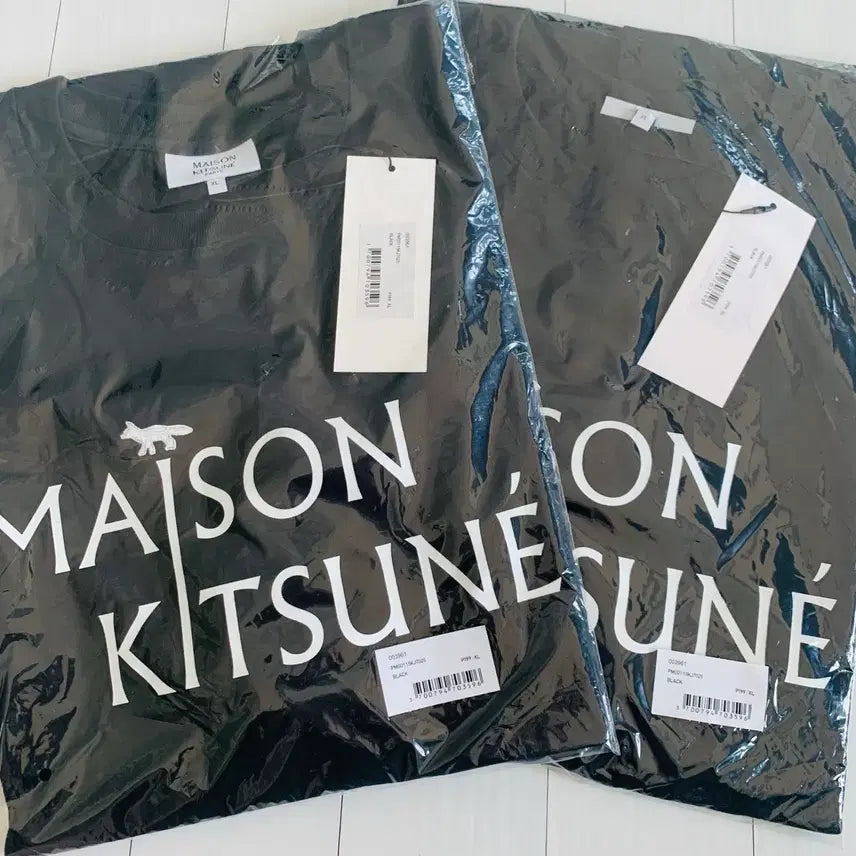 [BUNJANG] Maison Kitsuné Black Short Sleeve T-Shirt XL Sealed / 한정상품*메종키츠네 블랙 반팔 티셔츠 XL 미개봉 새상품