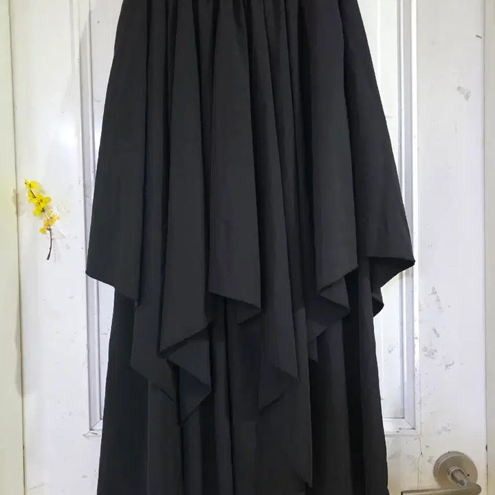 [BUNJANG] Black Long Skirt Spring Collection / 봄  검정   디자인이쁜   롱스커트   깨끗해요 허리88까지