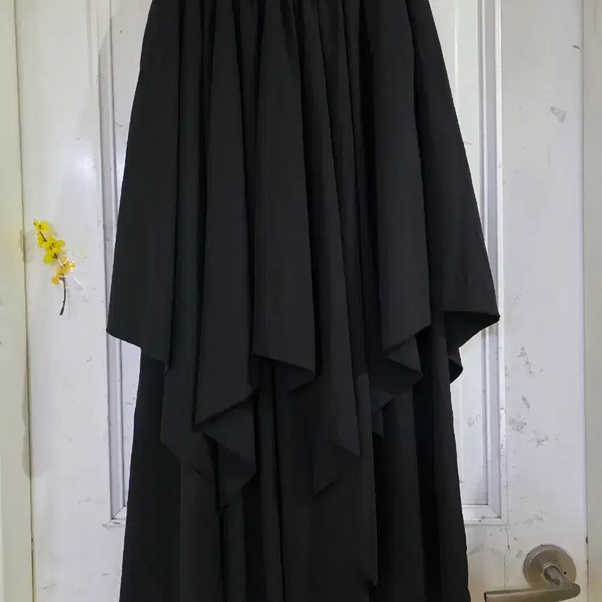 [BUNJANG] Black Long Skirt Spring Collection / 봄  검정   디자인이쁜   롱스커트   깨끗해요 허리88까지