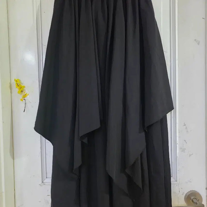 [BUNJANG] Black Long Skirt Spring Collection / 봄  검정   디자인이쁜   롱스커트   깨끗해요 허리88까지