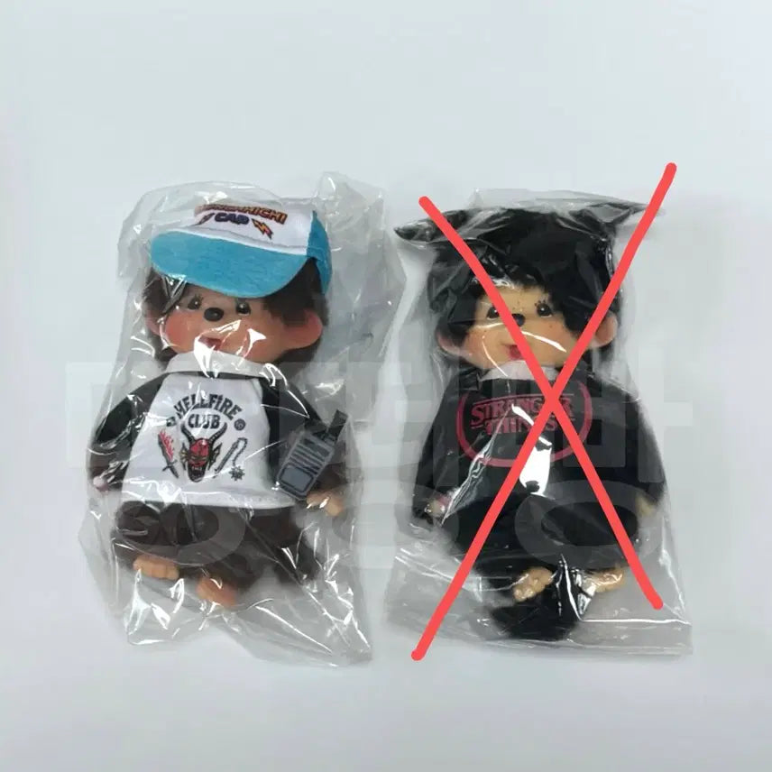 [BUNJANG] Monchhichi x Stranger Things Hellfire Club Doll (Sealed) / 몬치치 X 기묘한이야기 헬파이어 클럽 미개봉