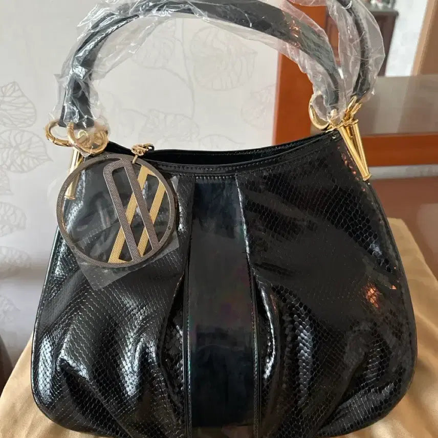 [BUNJANG] Daks Leather Buckle Handbag / 닥스