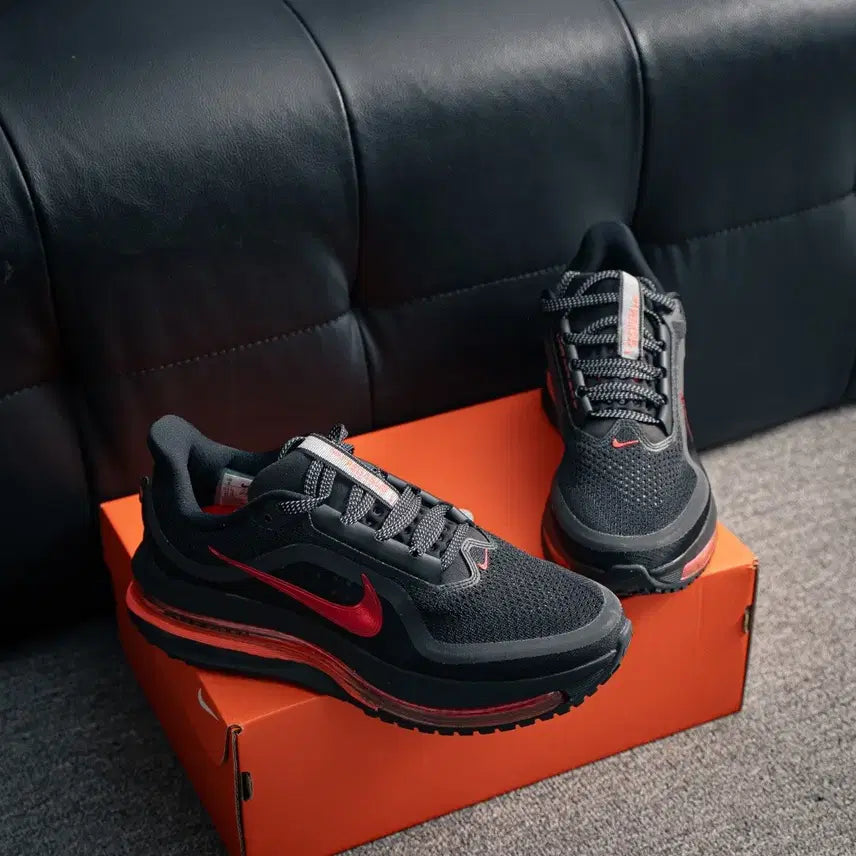[BUNJANG] Nike Sneakers Black/Red Size 265 / 나이키 운동화 검정/빨강 박스포함  사이즈265
