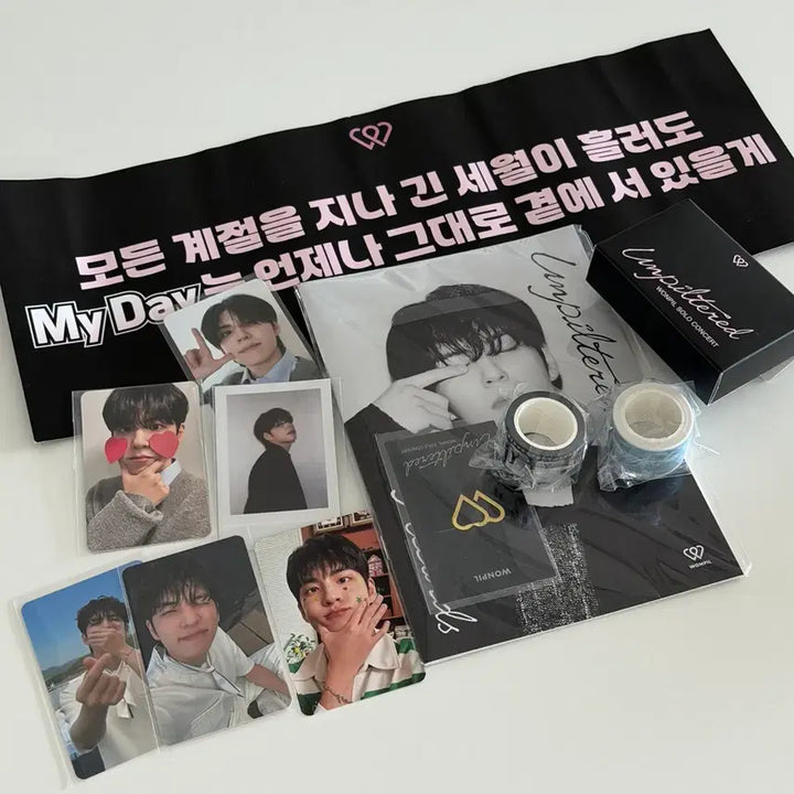 [BUNJANG] DAY6 Wonpil Solo Concert Final Day Gift Set (Essay + Booklet + Slogan + Photocard) / 원필 솔콘 막콘 입장기프트 양도 (에세이+북클립+슬로건+포카)