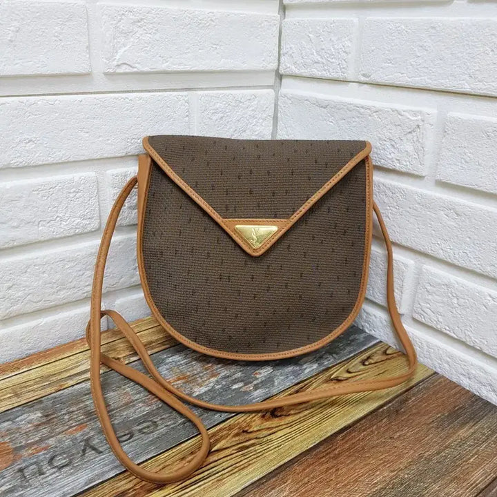 [BUNJANG] Saint Laurent Classic Tan Flap Shoulder &amp; Crossbody Bag / [정품] 생로랑 클래식 탄 플랩 숄더&amp;크로스백