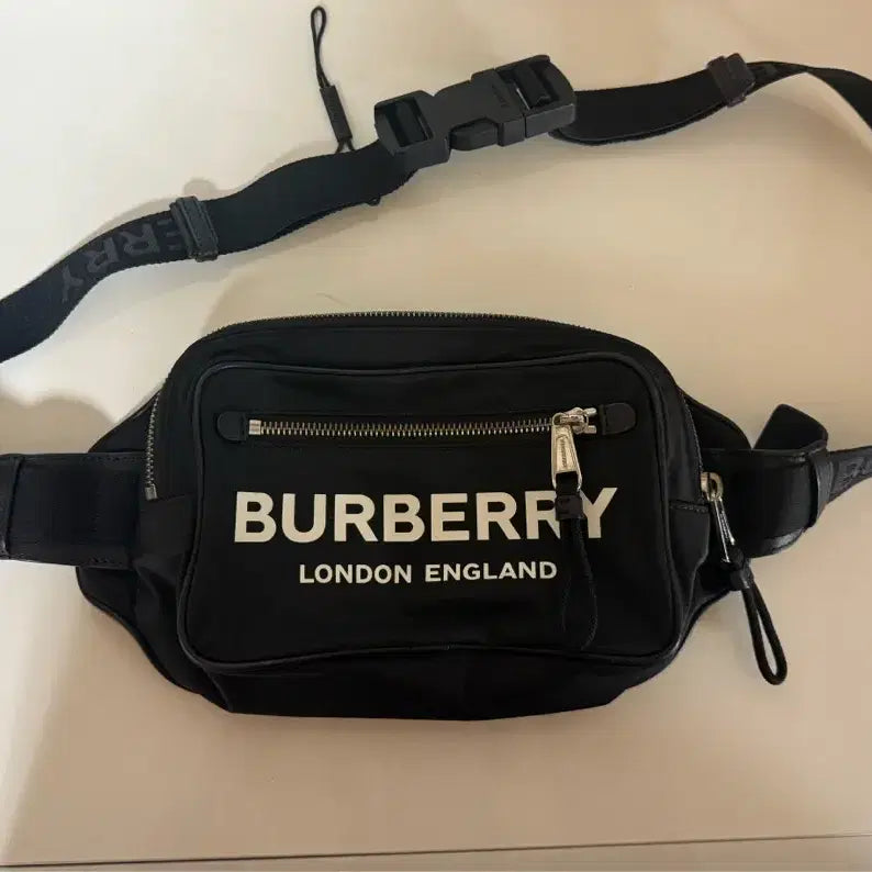 [BUNJANG] Burberry Logo Print Nylon Bumbag (Belt Bag) / 버버리 로고 프린트 나일론 범 백(벨트백)