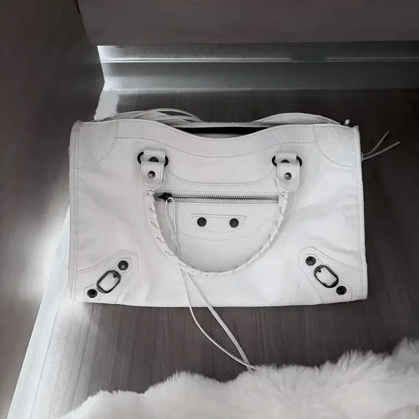 [BUNJANG] Motorbag Large City Daily Tote Shoulder Bag Leather White / 모터백 라지 시티 데일리 토트 숄더백 가죽 화이트