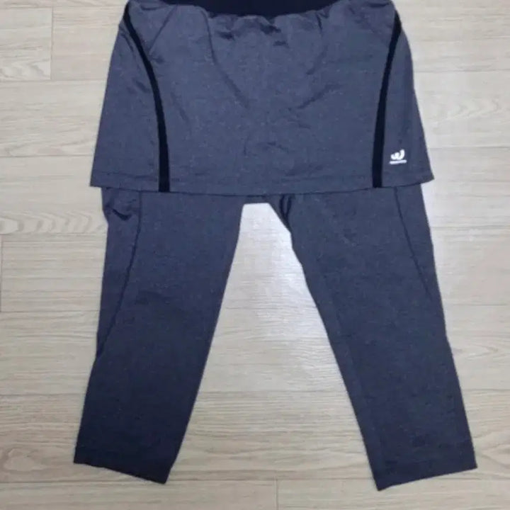 [SOLD OUT] 프로스펙스7부 치마레깅스 (S사이즈)