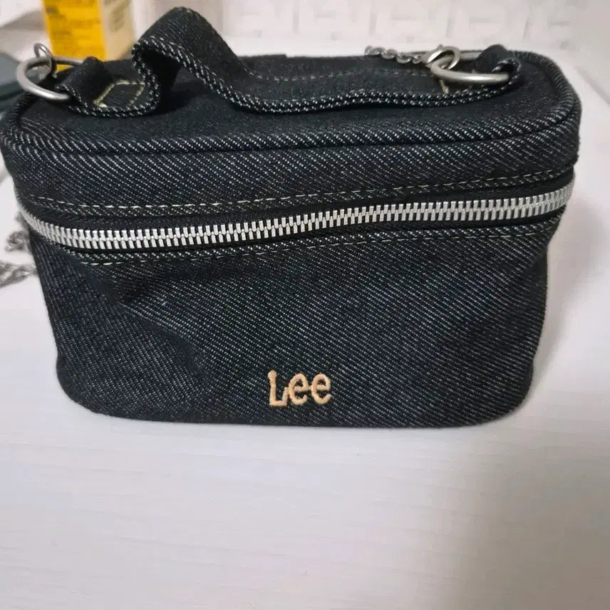 [BUNJANG] Innisfree Lee Denim Chain Mini Crossbody Bag / 이니스프리 Lee 데님 체인 미니 크로스백