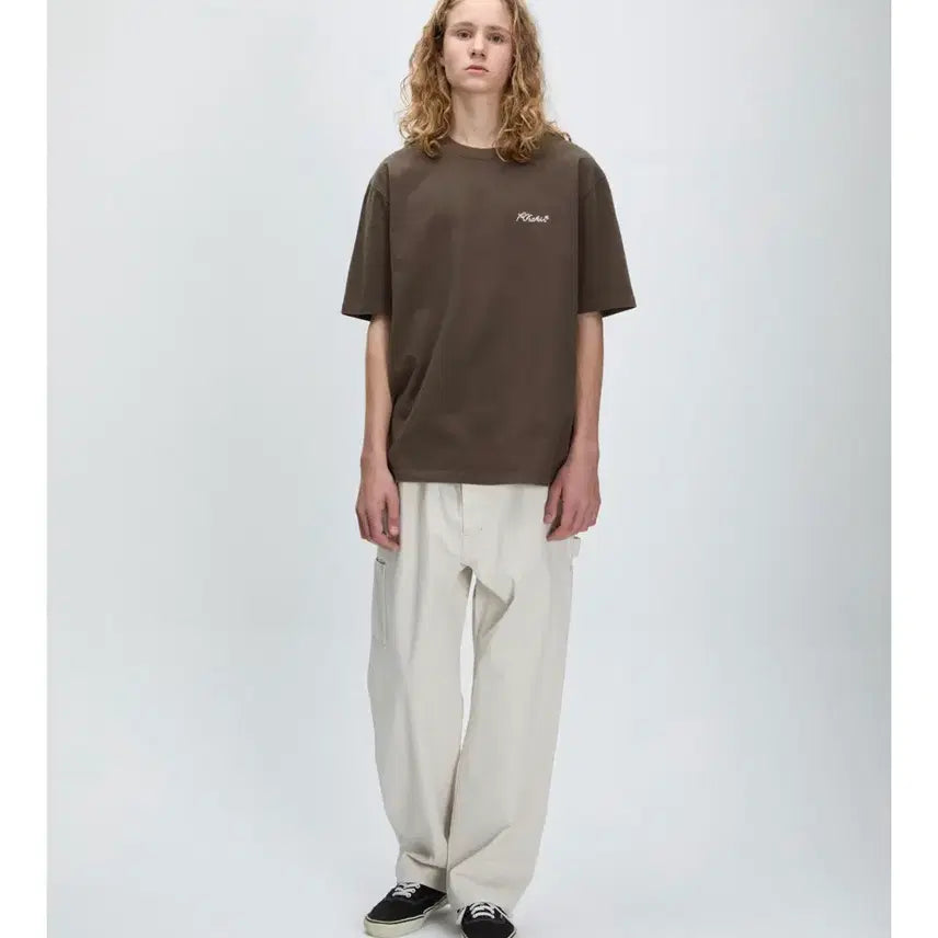 [BUNJANG] Kakis Script Logo Short Sleeve T-Shirt Dark Brown / 카키스 스크립트 로고 반팔티 다크 브라운