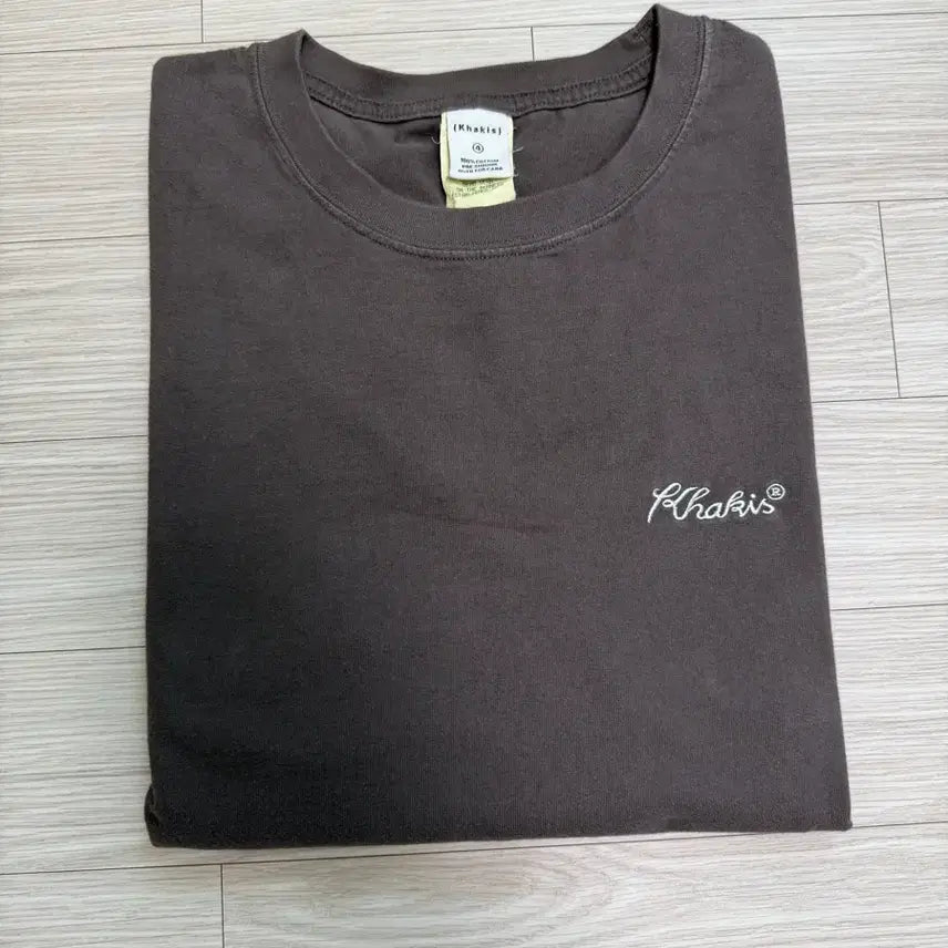 [BUNJANG] Kakis Script Logo Short Sleeve T-Shirt Dark Brown / 카키스 스크립트 로고 반팔티 다크 브라운