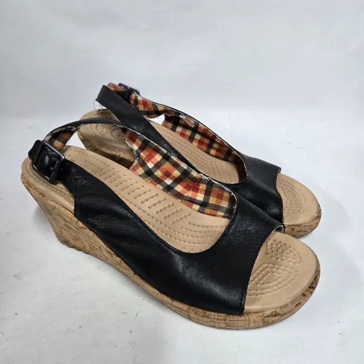 [SOLD OUT] 크록스 웨지힐 샌들 블랙 W6