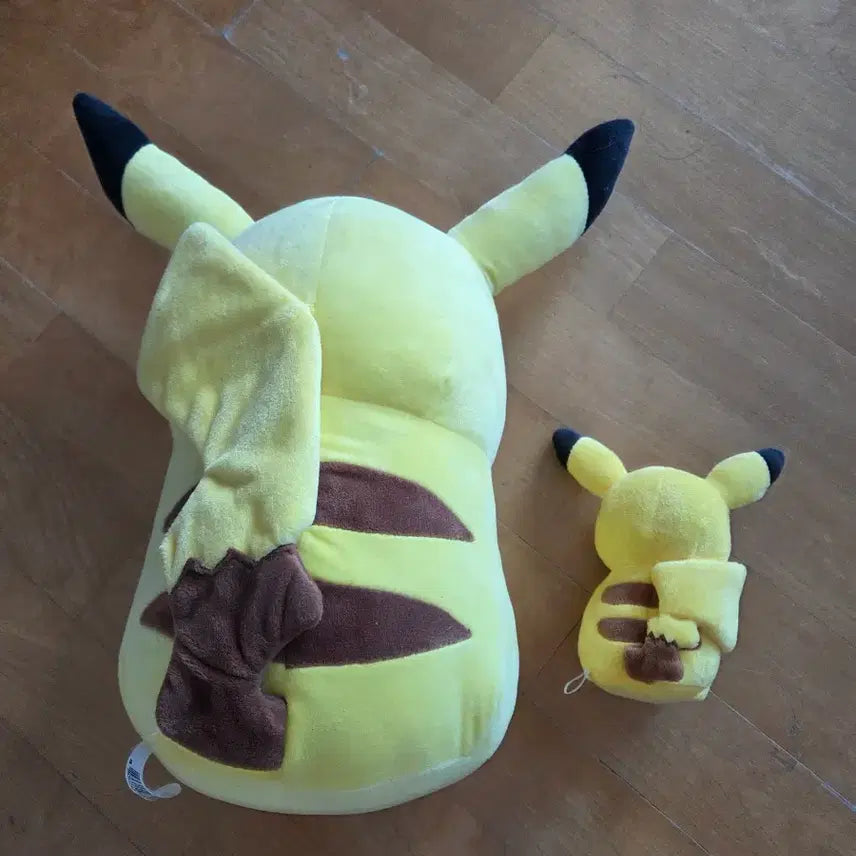 [BUNJANG] Pikachu Plush Set (30cm &amp; 15cm) / 피카츄 인형 일괄