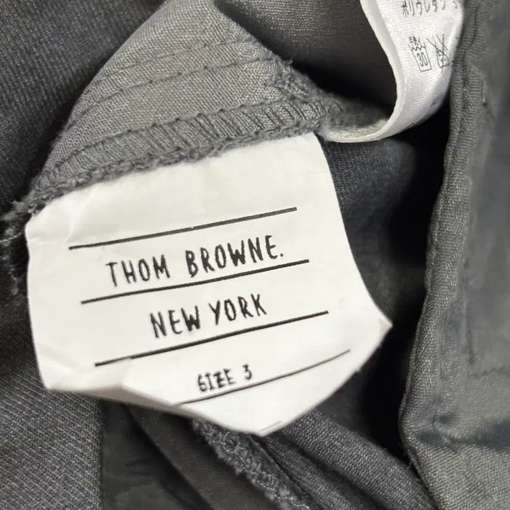 [BUNJANG] Thom Browne Unisex Wool Twill Classic Shorts / 톰브라운 남녀공용 울 트윌 클래식 쇼츠 반바지