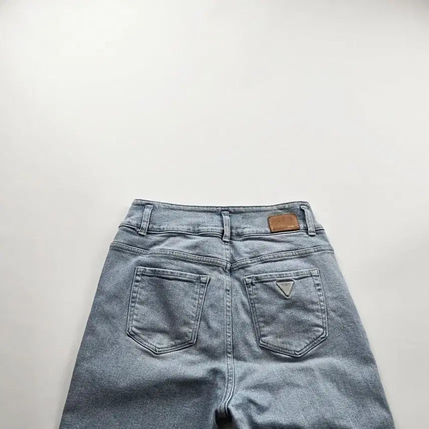 [BUNJANG] Guess Bootcut Stretch Light Wash Denim Jeans Size 24 / 게스 청바지 부츠컷 스판 연청 데님 사이즈24 R5458