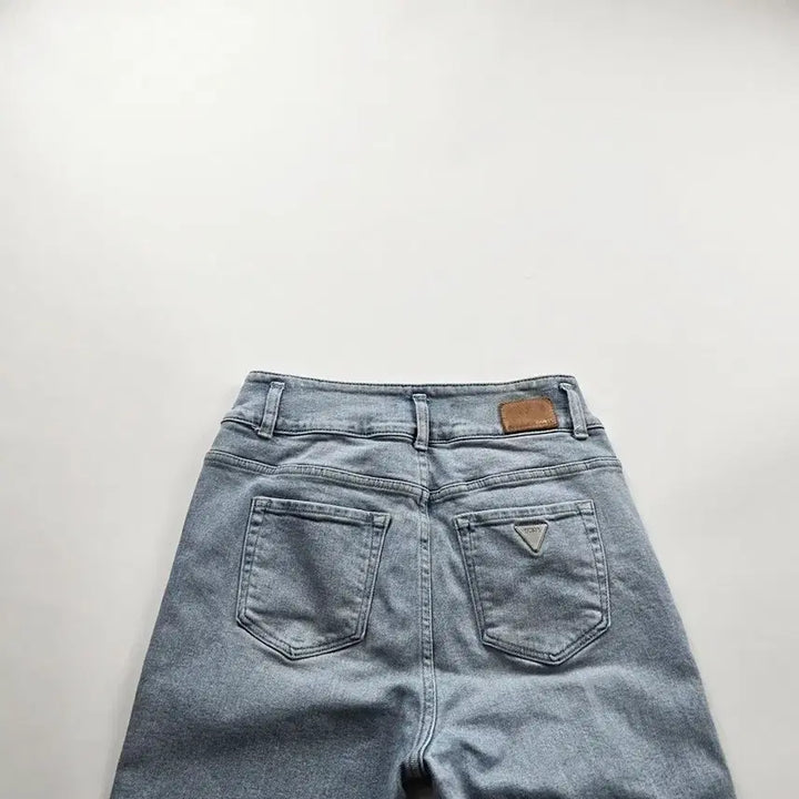 [BUNJANG] Guess Bootcut Stretch Light Wash Denim Jeans Size 24 / 게스 청바지 부츠컷 스판 연청 데님 사이즈24 R5458