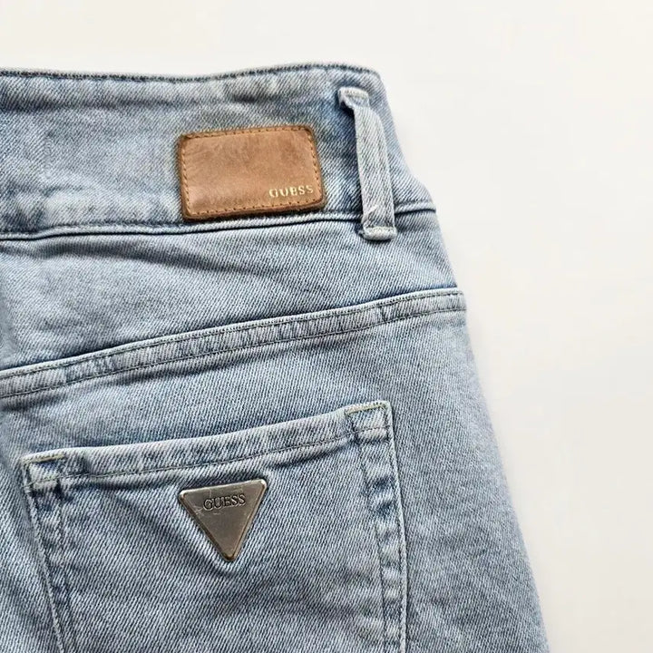 [BUNJANG] Guess Bootcut Stretch Light Wash Denim Jeans Size 24 / 게스 청바지 부츠컷 스판 연청 데님 사이즈24 R5458