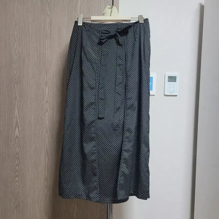 [BUNJANG] Steve J &amp; Yoni P Dot Wrap Long Skirt Black / 스티브요니  도트 랩 롱 스커트 블랙