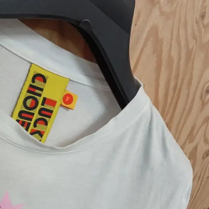 [SOLD OUT] 럭키슈에뜨 베베티셔츠