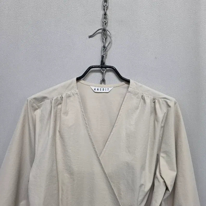 [BUNJANG] ANEDIT Wrap Style Blouse Beige / ANEDIT 엔에디트 랩 스타일 블라우스 베이지