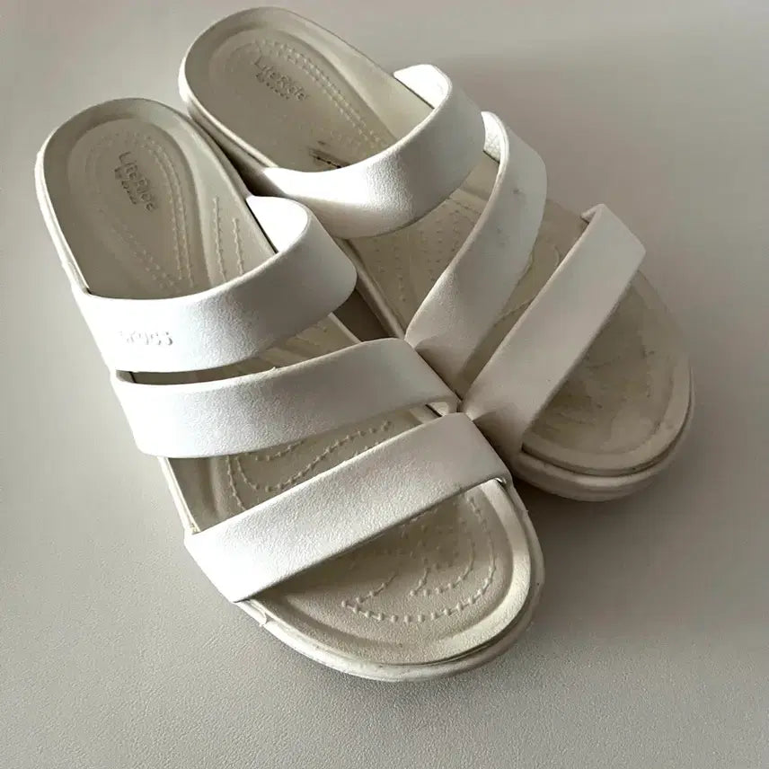 [BUNJANG] Crocs Boka Strappy Wedge Slippers W7 (240) / 크록스 보카 스트래피 웨지 슬리퍼 240 w7