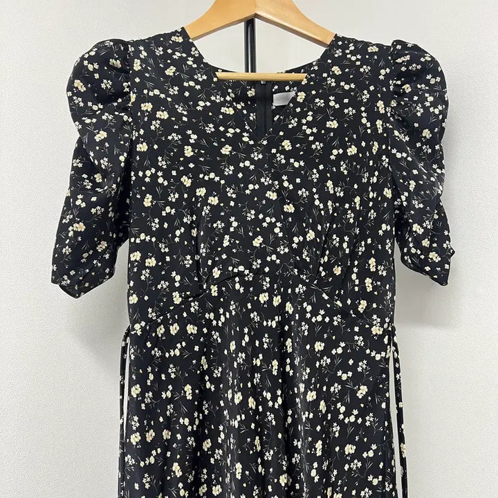 [BUNJANG] Black Floral Puff Sleeve Long Dress / 블랙 플라워 롱 원피스 퍼프소매