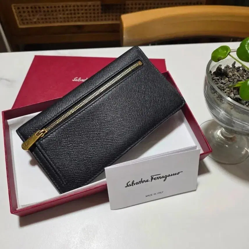 [BUNJANG] Salvatore Ferragamo Leather Long Wallet / 페레게모 가죽 장지갑