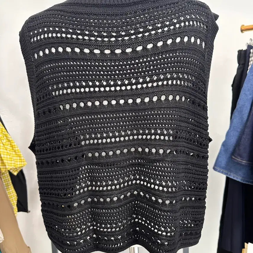 [BUNJANG] Black Crochet Knit Top / 블랙 크로셰 니트 탑